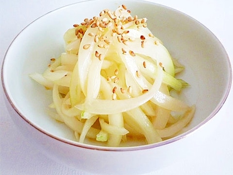生たまねぎの胡麻&胡麻油和えサラダ